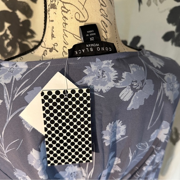 Women’s NWT Floral Blouse With Lace and Necktie Details 2x - Picture 4 of 9